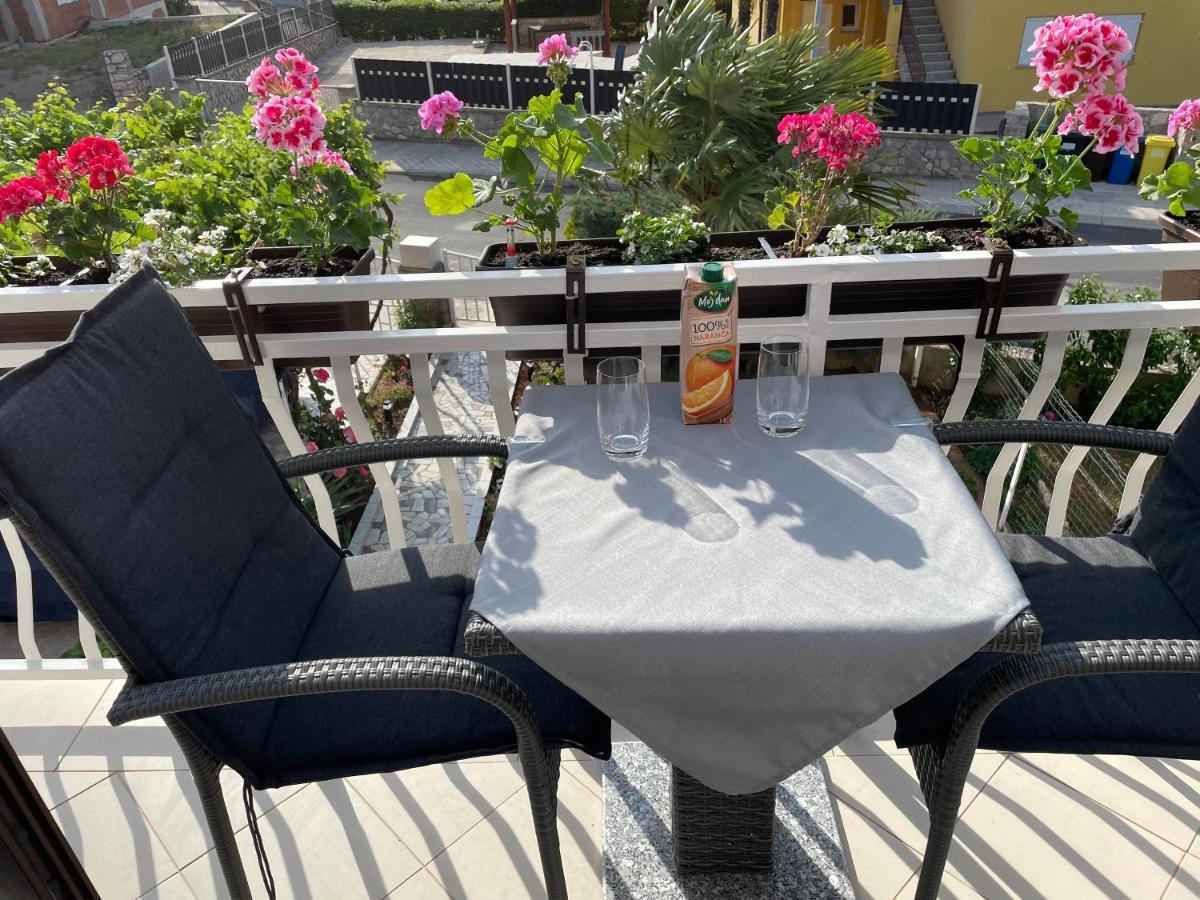 Casa Estancia Apartment Njivice Kültér fotó