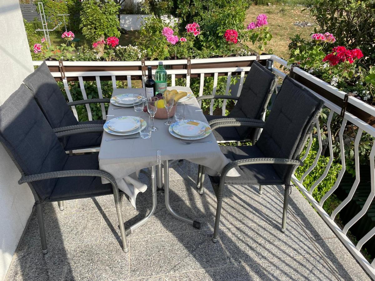 Casa Estancia Apartment Njivice Kültér fotó