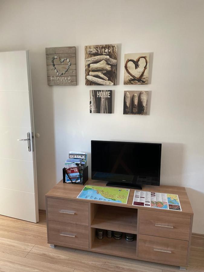 Casa Estancia Apartment Njivice Kültér fotó